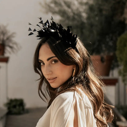 Tocado Diadema Viena Plumas Negra