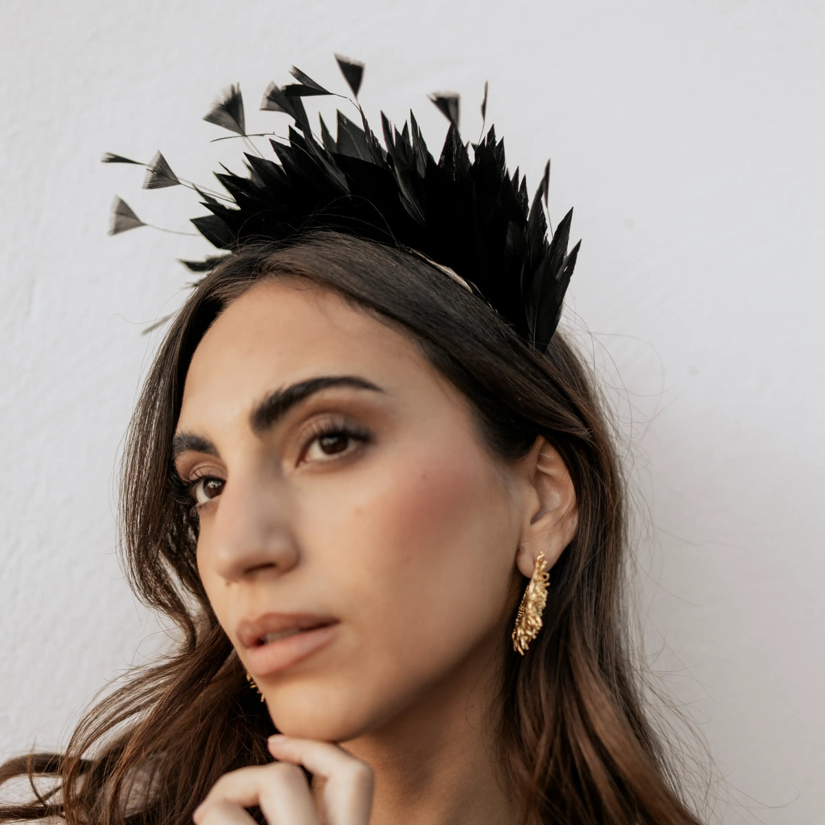 Tocado Diadema Viena Plumas Negra