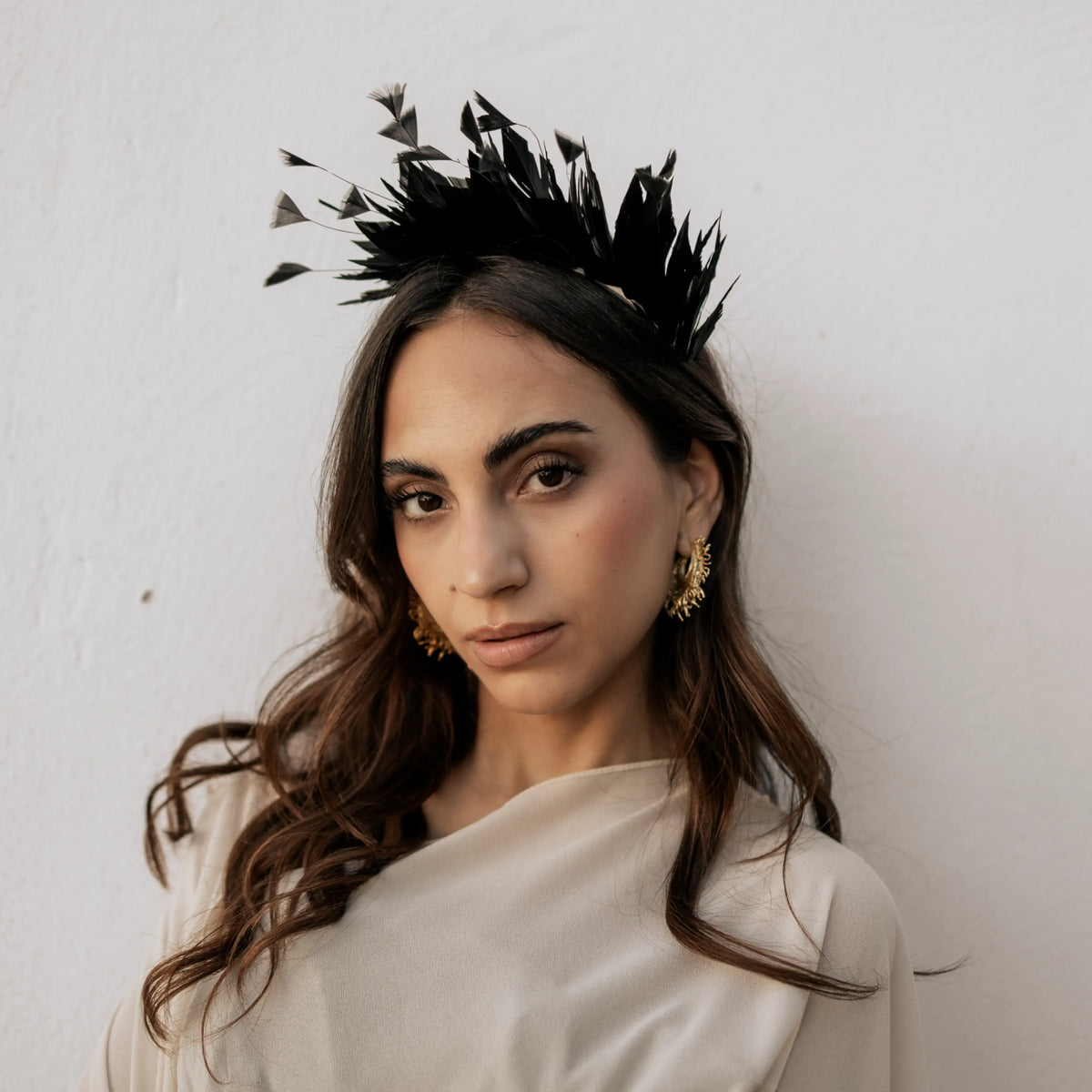 Tocado Diadema Viena Plumas Negra