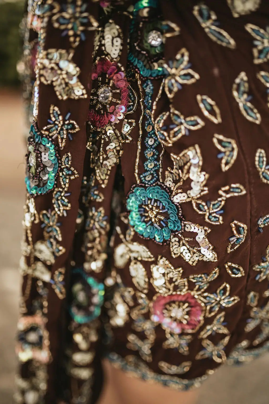 Vestido Bizancio Corto Cruzado Flores Marrón