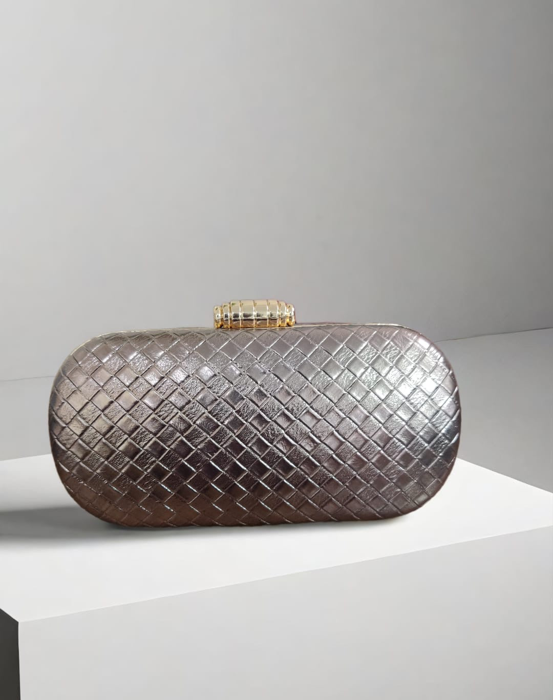 Bolso Ovalado Lennot Tessella Bronce Rosé Metalizado