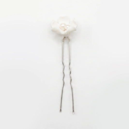 Horquilla Cerámica Blanca Mimosa Plata Tipo B - Flor Dos perlitas