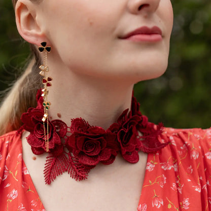 Collar Bordado Rubián Burdeos