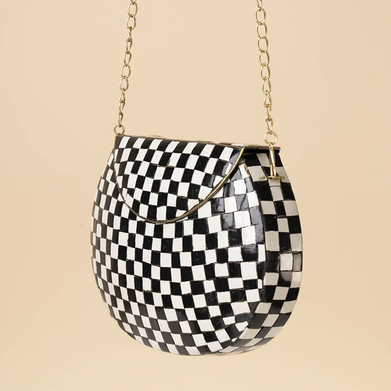 Bolso Cofre Mosaico Ajedrez Blanco y negro