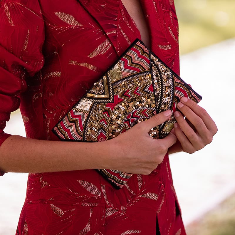 Bolso Joya Sobre Agra Negro, Rojo y Dorado